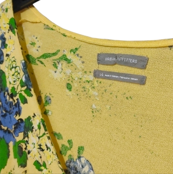 Urban Outfitters Yellow Blue Blossom Marigold Crop Top Women's Size Large L - Picture 8 of 11